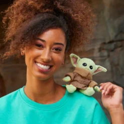 Grogu Magnetic Shoulder Plush, Star Wars: The Mandalorian -Disney 412352827479 1